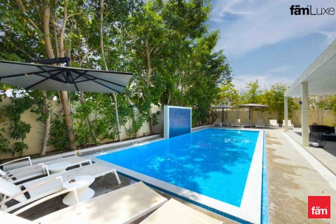 Villa in Dubai, UAE 4 bedrooms, 689.9 sq.m. № 709854 - photo 29
