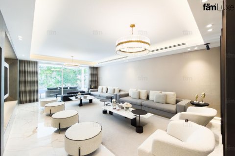 Villa in Dubai, UAE 4 bedrooms, 689.9 sq.m. № 709854 - photo 8