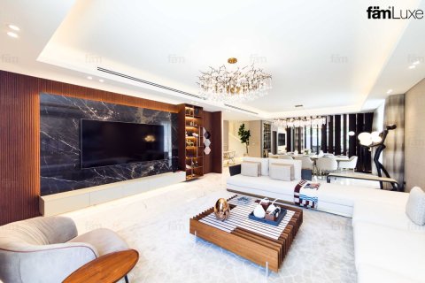 Villa in Dubai, UAE 4 bedrooms, 689.9 sq.m. № 709854 - photo 5