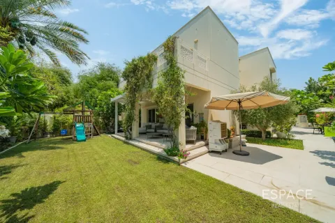 Villa à Meadows, Dubai, EAU: 3 chambres, 320 m2 № 737789