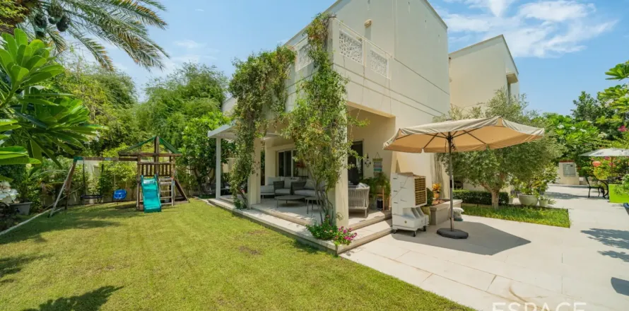 Villa in Meadows, Dubai, UAE 3 bedrooms, 320 sq.m. № 737789