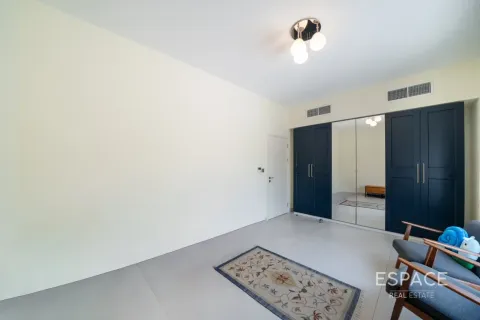Villa in Meadows, Dubai, UAE 3 bedrooms, 320 sq.m. № 737789 - photo 13