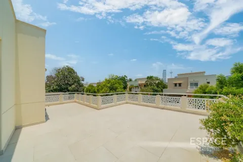 Villa in Meadows, Dubai, UAE 3 bedrooms, 320 sq.m. № 737789 - photo 17
