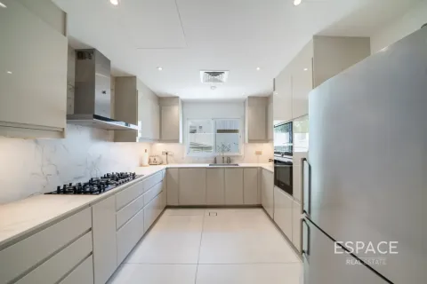 Villa in Meadows, Dubai, UAE 3 bedrooms, 320 sq.m. № 737789 - photo 8