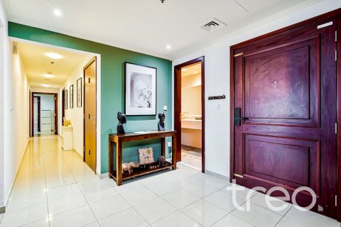 Apartment in Dubai Marina, UAE 2 bedrooms, 228.54 sq.m. № 733751 - photo 4