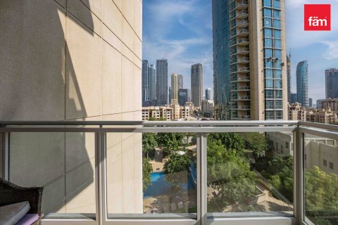 דירה להשכרה ב Downtown Dubai (Downtown Burj Dubai), Dubai, איחוד האמירויות 2 חדרי שינה, 132.9 מ"ר, מספר 668905 - תמונה 2