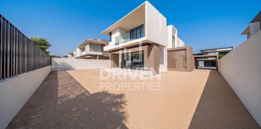 Villa in Jebel Ali, Dubai, UAE 4 bedrooms, 629.98 sq.m. № 744831