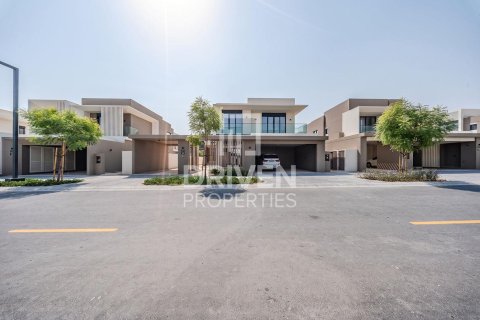 Villa in Jebel Ali, Dubai, UAE 4 bedrooms, 629.98 sq.m. № 744831 - photo 24