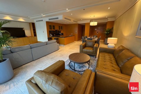 Apartmen di DIFC, Dubai, UAE 2 bilik tidur, 155 meter persegi № 711654 - foto 2