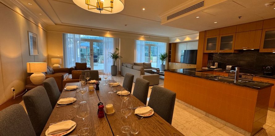 Apartmen di DIFC, Dubai, UAE 2 bilik tidur, 155 meter persegi № 711654