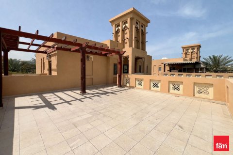 Vilă de închiriat în Al Furjan, Dubai, EAU 4 dormitoare, 713.7 mp. №699786 - poză 19