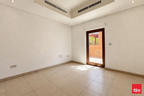 Vilă de închiriat în Al Furjan, Dubai, EAU 4 dormitoare, 713.7 mp. №699786 - poză 18
