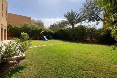 Vilă de închiriat în Al Furjan, Dubai, EAU 4 dormitoare, 713.7 mp. №699786 - poză 25