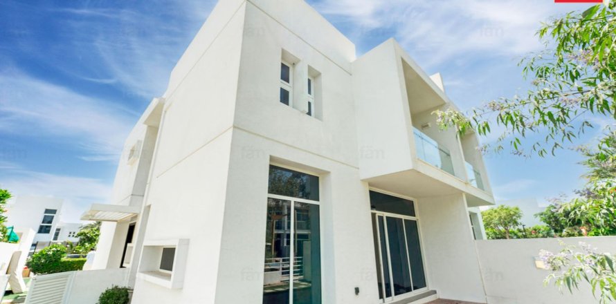 Villa asukohaga Dubai, AÜE: 3 magamistoaga, 291.7 m² Nr 699784