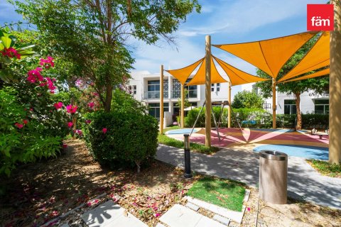 Üürile anda villa asukohaga Dubai, AÜE: 3 magamistoaga, 291.7 m² Nr 699784 - pilt 12