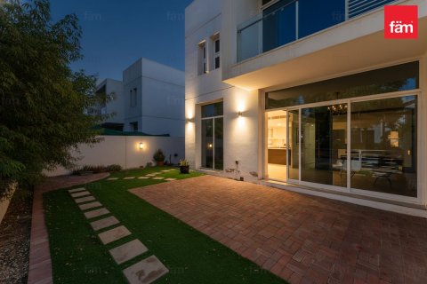 Üürile anda villa asukohaga Dubai, AÜE: 3 magamistoaga, 291.7 m² Nr 699784 - pilt 4