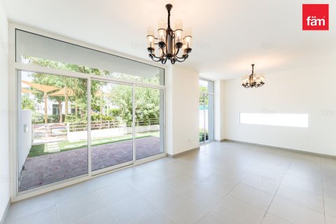 Üürile anda villa asukohaga Dubai, AÜE: 3 magamistoaga, 291.7 m² Nr 699784 - pilt 22