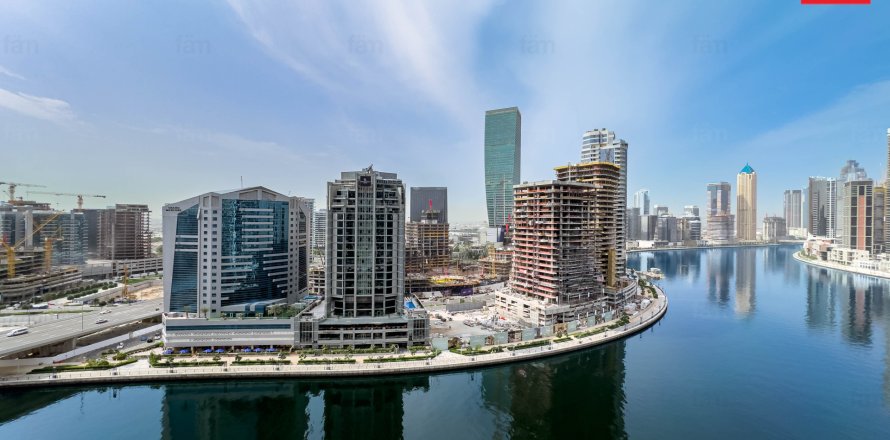דירה ב Business Bay, Dubai, איחוד האמירויות 2 חדרי שינה, 117.8 מ"ר מספר 699787