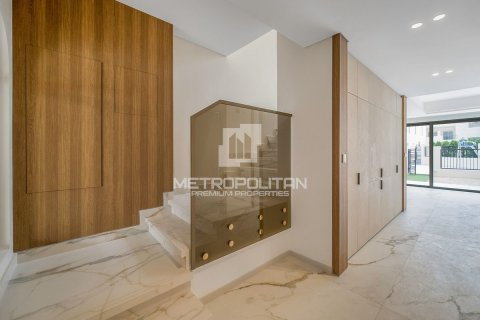 Townhouse in Jumeirah Golf Estates, Dubai, UAE 3 bedrooms, 154 sq.m. № 665539 - photo 17
