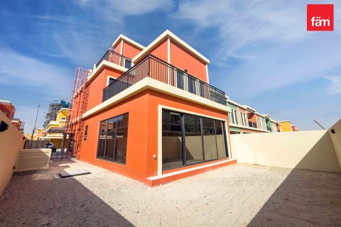 Townhouse in Dubai, UAE 5 bedrooms, 219.6 sq.m. № 751903