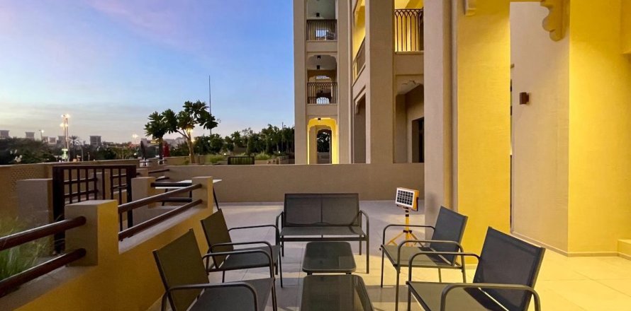 Appartamento a Umm Suqeim, Dubai, EAU 1 camera da letto, 119.4 mq. № 701602