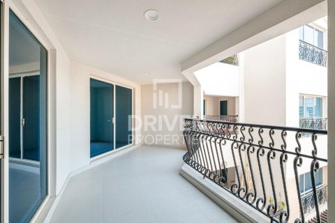 Umm Suqeim, Dubai, UAE의 임대용 아파트 침실 2개, 131제곱미터 번호 655571 - 사진 13