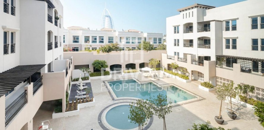 Umm Suqeim, Dubai, UAE의 아파트 침실 2개, 131제곱미터 번호 655571