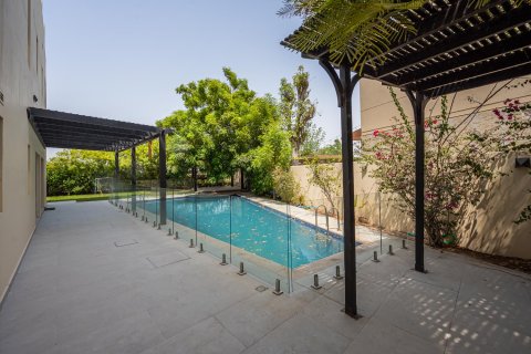Villa sa Meadows, Dubai, UAE 5 silid-tulugan, 847.84 sq.m. № 749846 - larawan 26
