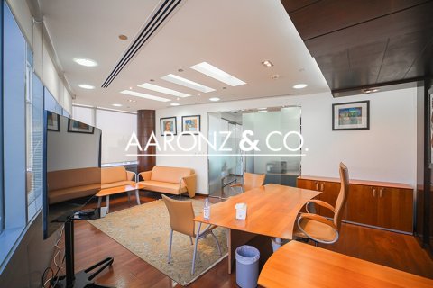 Birojs Jumeirah Lake Towers, Dubaijā, AAE 84 m2 Nr. 685651 - attēls 3