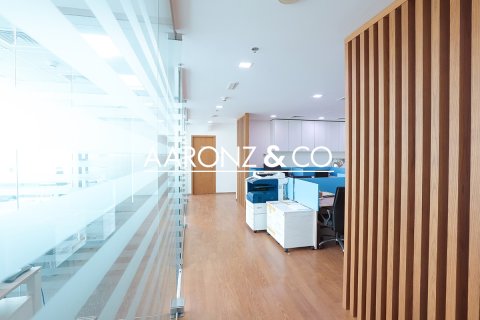 Birojs Jumeirah Lake Towers, Dubaijā, AAE 160 m2 Nr. 685652 - attēls 3