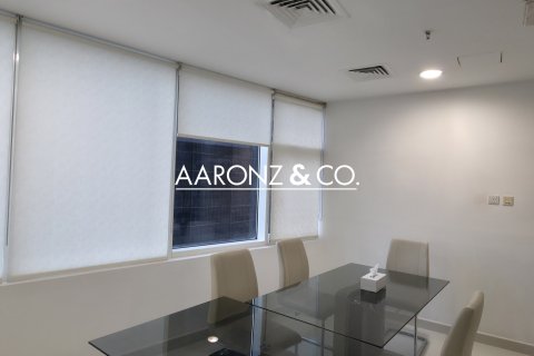 Jumeirah Lake Towers, Dubai, UAE의 임대용 사무실 255제곱미터 번호 685648 - 사진 7