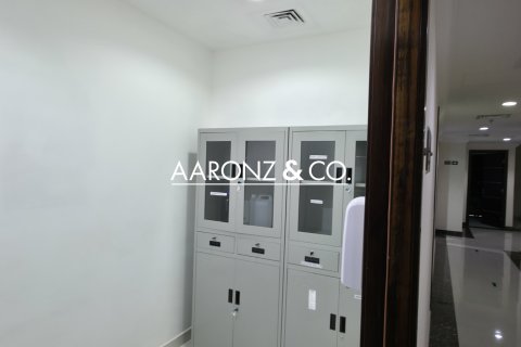 Birojs Jumeirah Lake Towers, Dubaijā, AAE 255 m2 Nr. 685648 - attēls 3