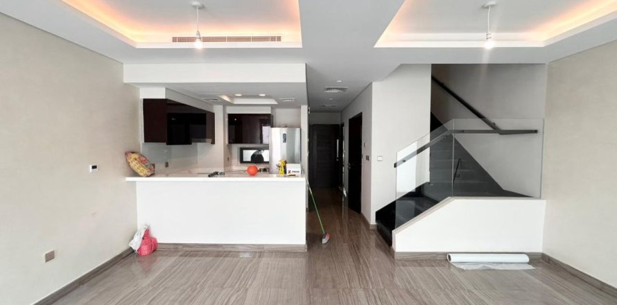Kaupunkipientalo Dubai, Arabiemiraatit 4 makuuhuonetta, 149.9 m2 № 719816