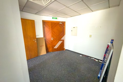 Office in Sheikh Zayed Road, Dubai, UAE 107 sq.m. № 680382 - photo 12