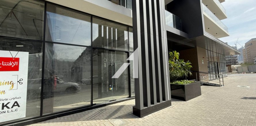 Proprietate comercială în Jumeirah Village Circle, Dubai, EAU 58 mp.  №680383