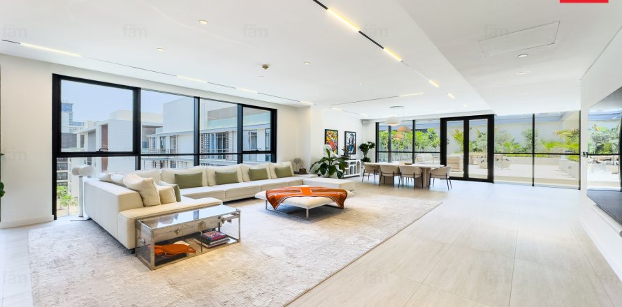 Leilighet i City Walk, Dubai, Emiratene 4 soverom, 392 kvm nr. 640616