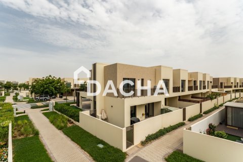 تاون هاوس للبيع في Dubai South (Dubai World Central)، دبي، الإمارات العربية المتحدة 4 غرفة نوم ، 215 متر مربع ، رقم 714770 - صورة 1
