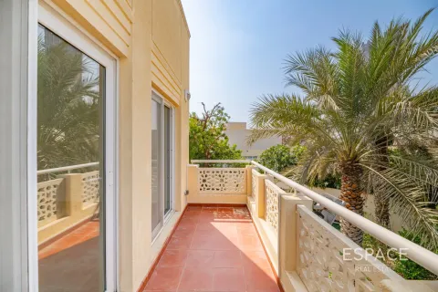 Huvila Meadows, Dubai, Arabiemiraatit 4 makuuhuonetta, 353 m2 № 650032 - kuva 17