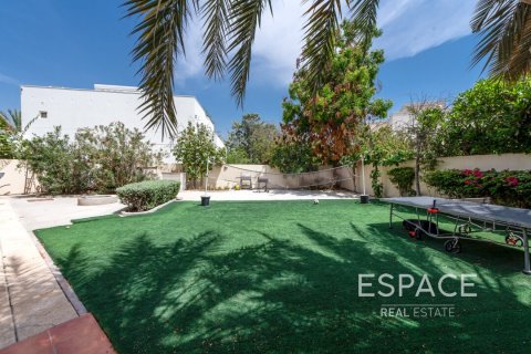 Villa itt: Meadows, Dubai, EAE, 4 hálószoba, 353 m², azonosító: 650032 - fénykép 17