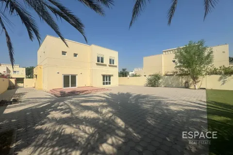 Meadows、Dubai、UAE にあるヴィラの賃貸物件 3ベッドルーム、311 m2、No650033 - 写真 1