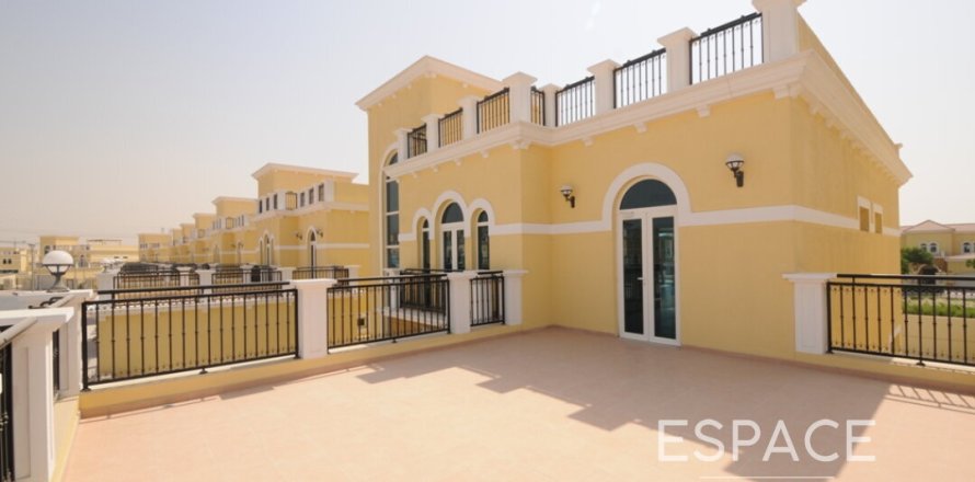 Вілла в Jumeirah Park, Дубай, ОАЕ 4 спальні, 455м2 № 650055