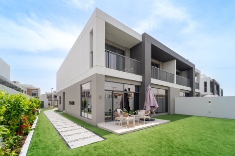Вилла Dubai South (Dubai World Central), Дубай, БАӘ-да 5 жатын бөлмелер, 373 м² № 751296