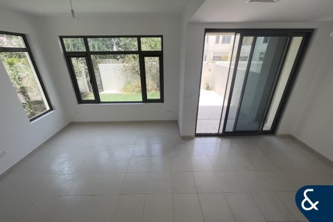 فيلا للإيجار في ريم، دبي، الإمارات العربية المتحدة 3 غرفة نوم ، 233 متر مربع ، رقم 668320 - صورة 3