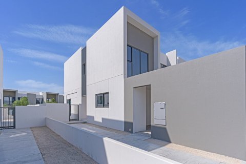 Rijtjeshuis in Dubai Land, Dubai, VAE 4 slaapkamers, 255 vr.m. nr 677650