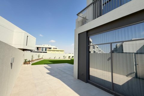 فيلا للبيع في Dubai South (Dubai World Central)، دبي، الإمارات العربية المتحدة 4 غرفة نوم ، 496 متر مربع ، رقم 701179 - صورة 4