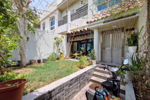 Jumeirah Village Circle, Dubai, UAE의 판매용 빌라 침실 3개, 137제곱미터 번호 658754 - 사진 1