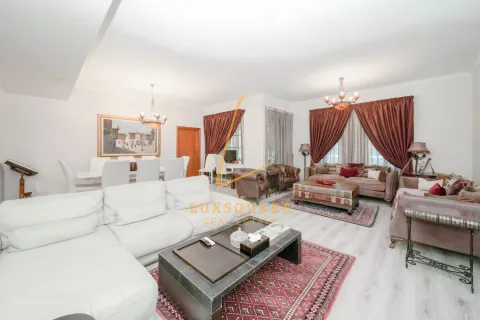 Huoneisto Green Community, Dubai, Arabiemiraatit 3 makuuhuonetta, 244 m2 № 658753 - kuva 1
