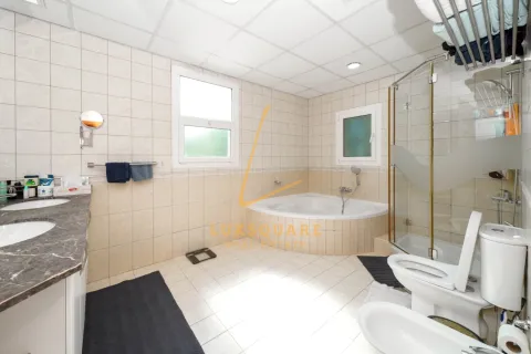 Huoneisto Green Community, Dubai, Arabiemiraatit 3 makuuhuonetta, 244 m2 № 658753 - kuva 10