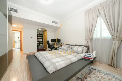 Huoneisto Green Community, Dubai, Arabiemiraatit 3 makuuhuonetta, 244 m2 № 658753 - kuva 11