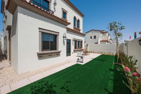 Villa para venda em Khalifa City, Abu Dhabi, EAU 4 quartos, 486 m2 № 652761 - foto 1